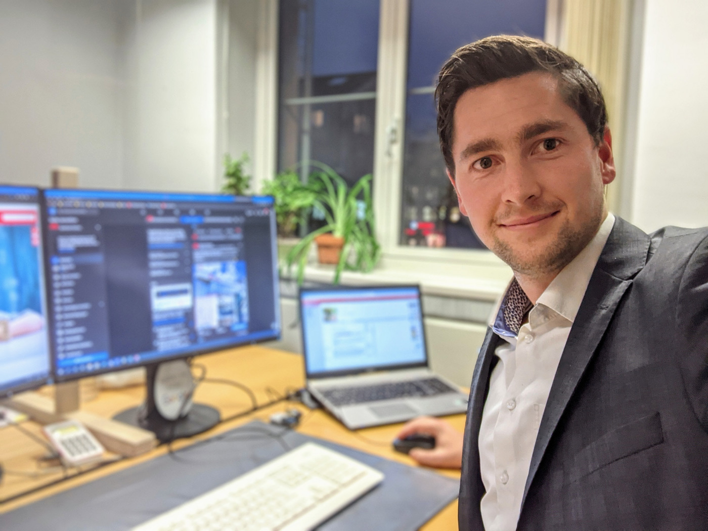Alle digitalen Aktivitäten im Blick: Fabian Altstidl, Fachberater Electronic Banking und Leiter des Payment- und Service-Zentrums